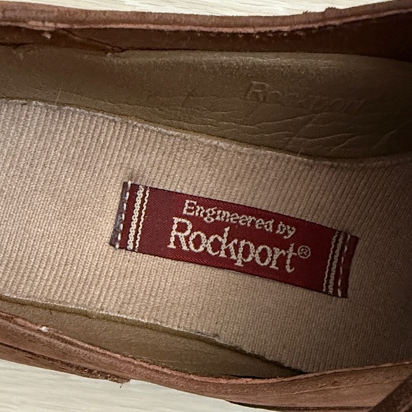 Rockport Men's Tan Oxfords with Brogue Detailing - Picture 2 of 10